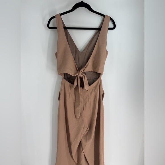 Wilfred Aritzia Classic Career Tan Back Tie Zip Up V Neck Jumpsuit - Picture 2 of 4